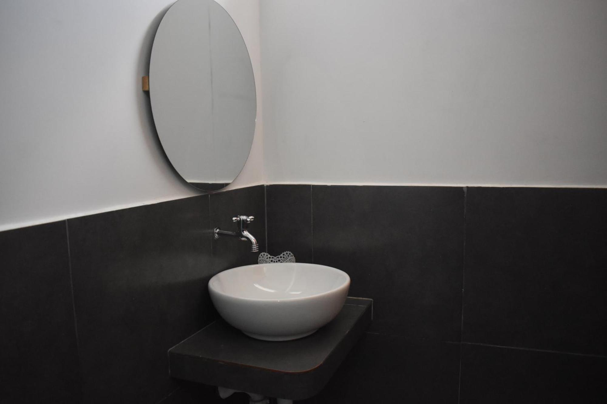 בית הארחה אוקסאפמפה 	Suzet House מראה חיצוני תמונה