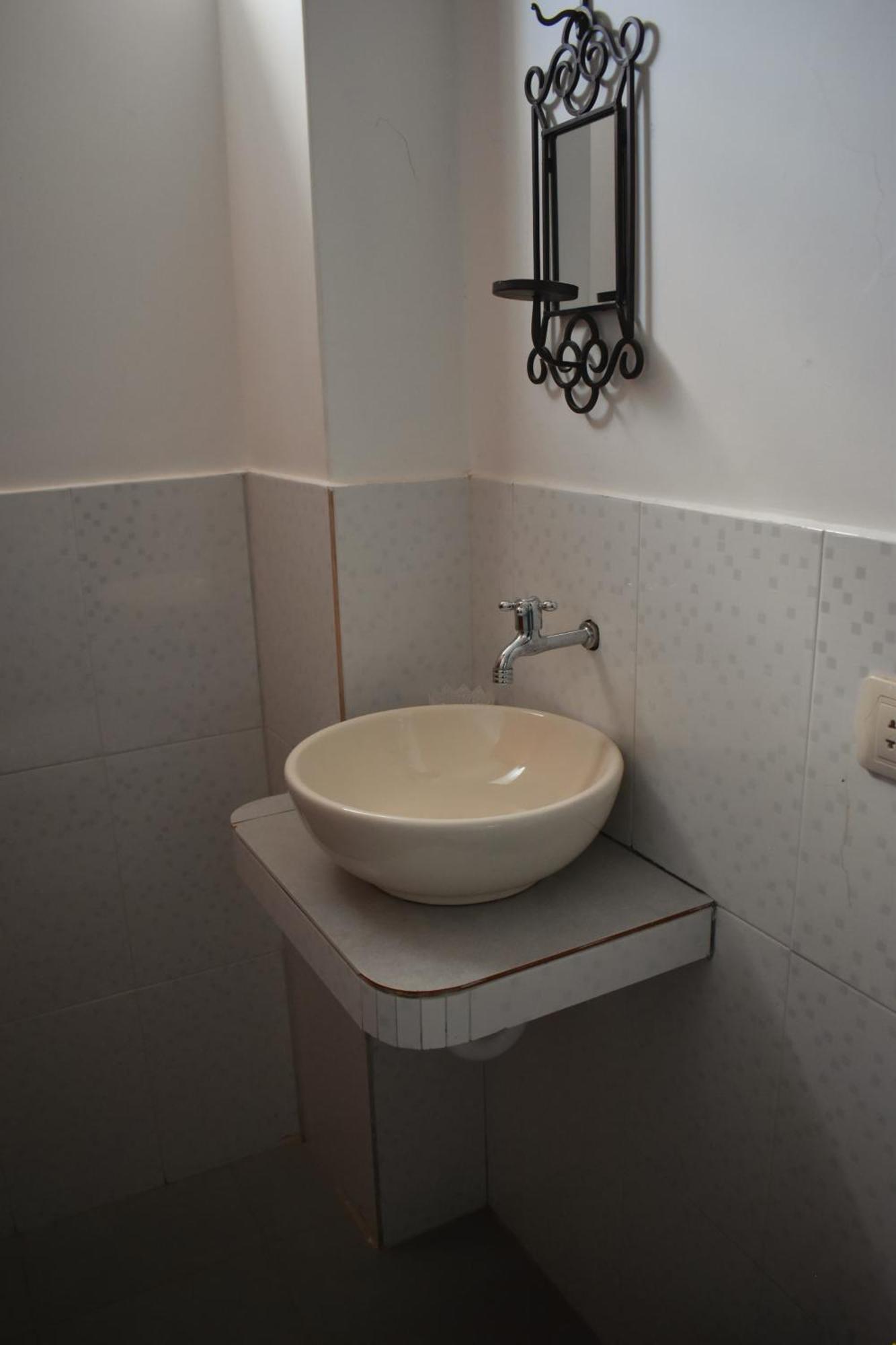 בית הארחה אוקסאפמפה 	Suzet House מראה חיצוני תמונה