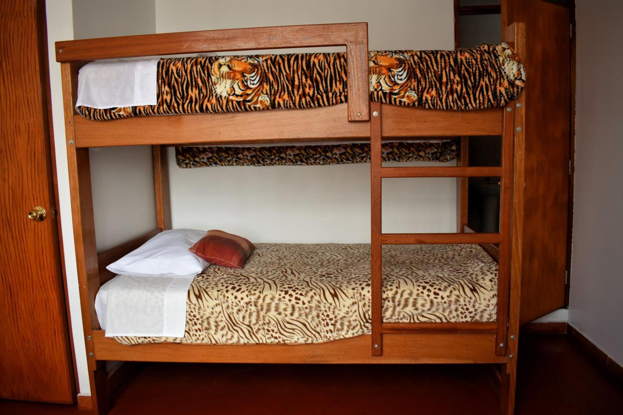 בית הארחה אוקסאפמפה 	Suzet House מראה חיצוני תמונה