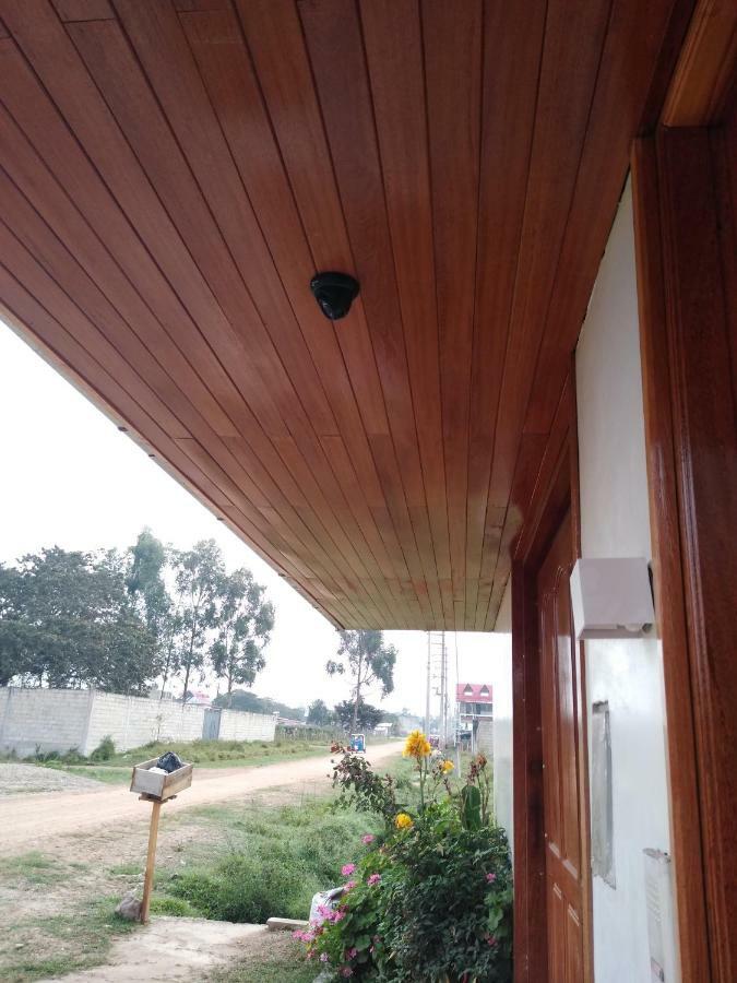 בית הארחה אוקסאפמפה 	Suzet House מראה חיצוני תמונה